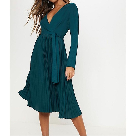 Pretty Little Thing Emerald Green Long Sleeve Pleated Midi Dress - Picture 1 of 16